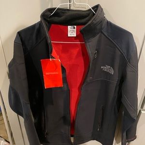 Black water resistant north face men’s jacket